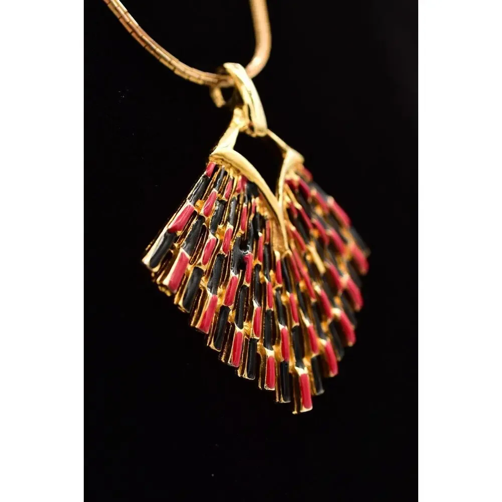 Vintage Pendant Necklace Red Black Enamel Gold Tone Chain Chunky 1980s BinBD